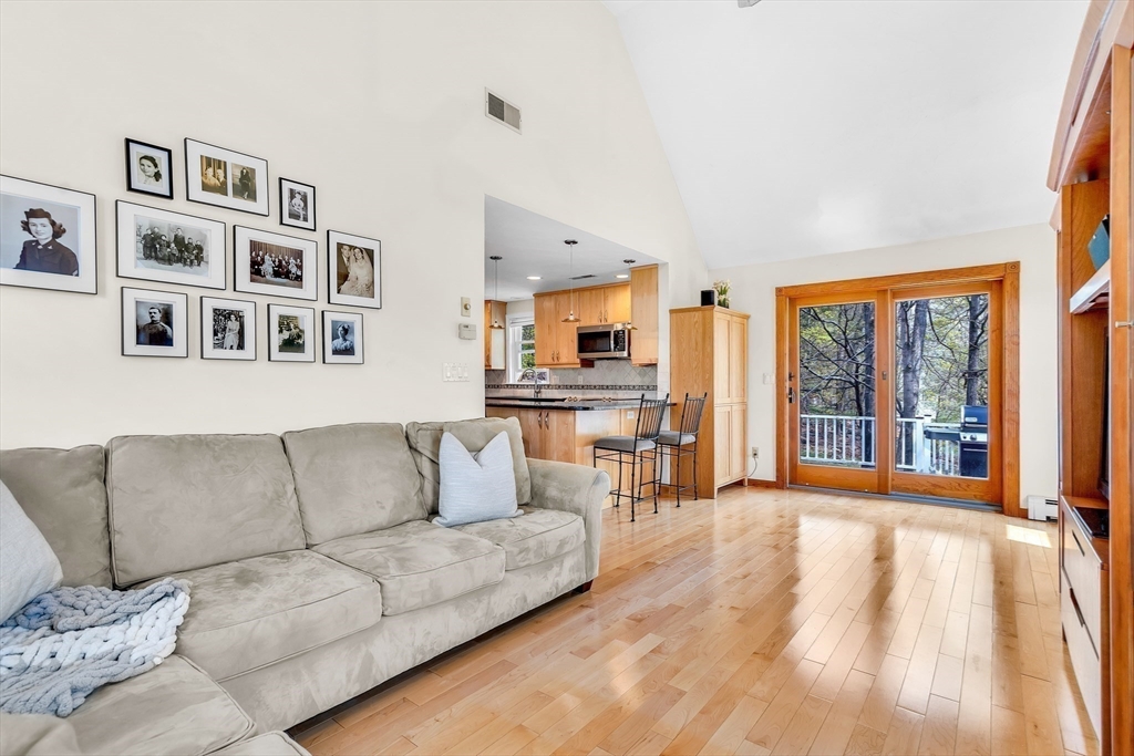 3 Macleod Ln