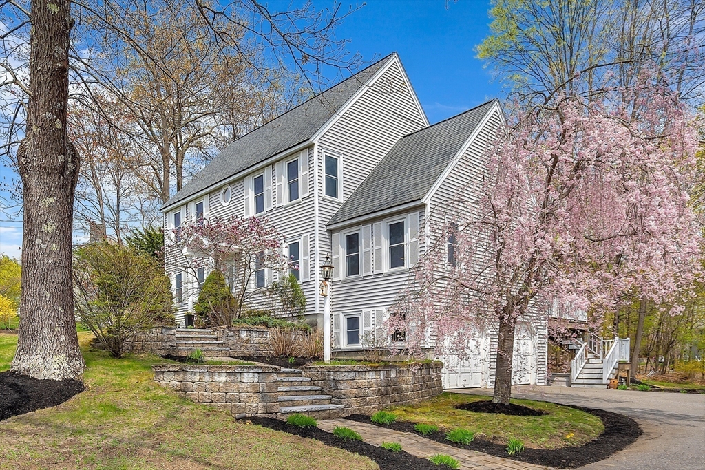 3 Macleod Ln