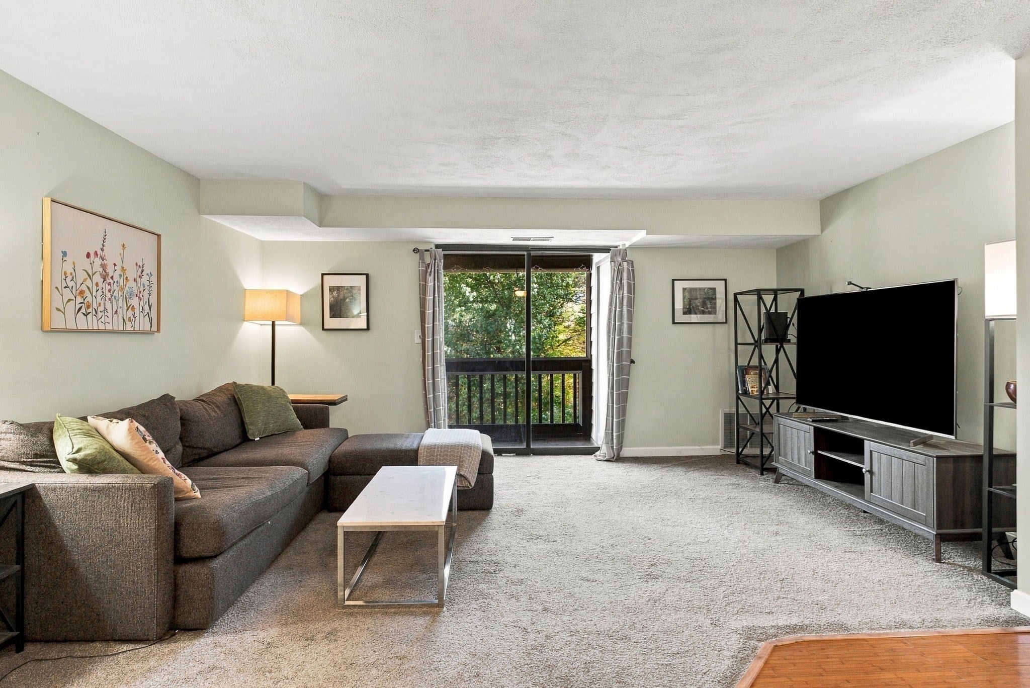 10 Village Ln 10