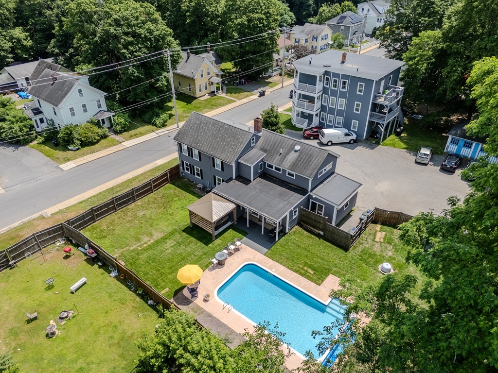 135 Howe Street