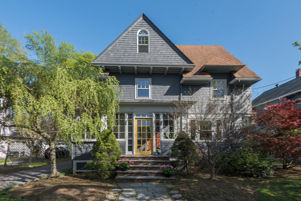 13 Marathon St