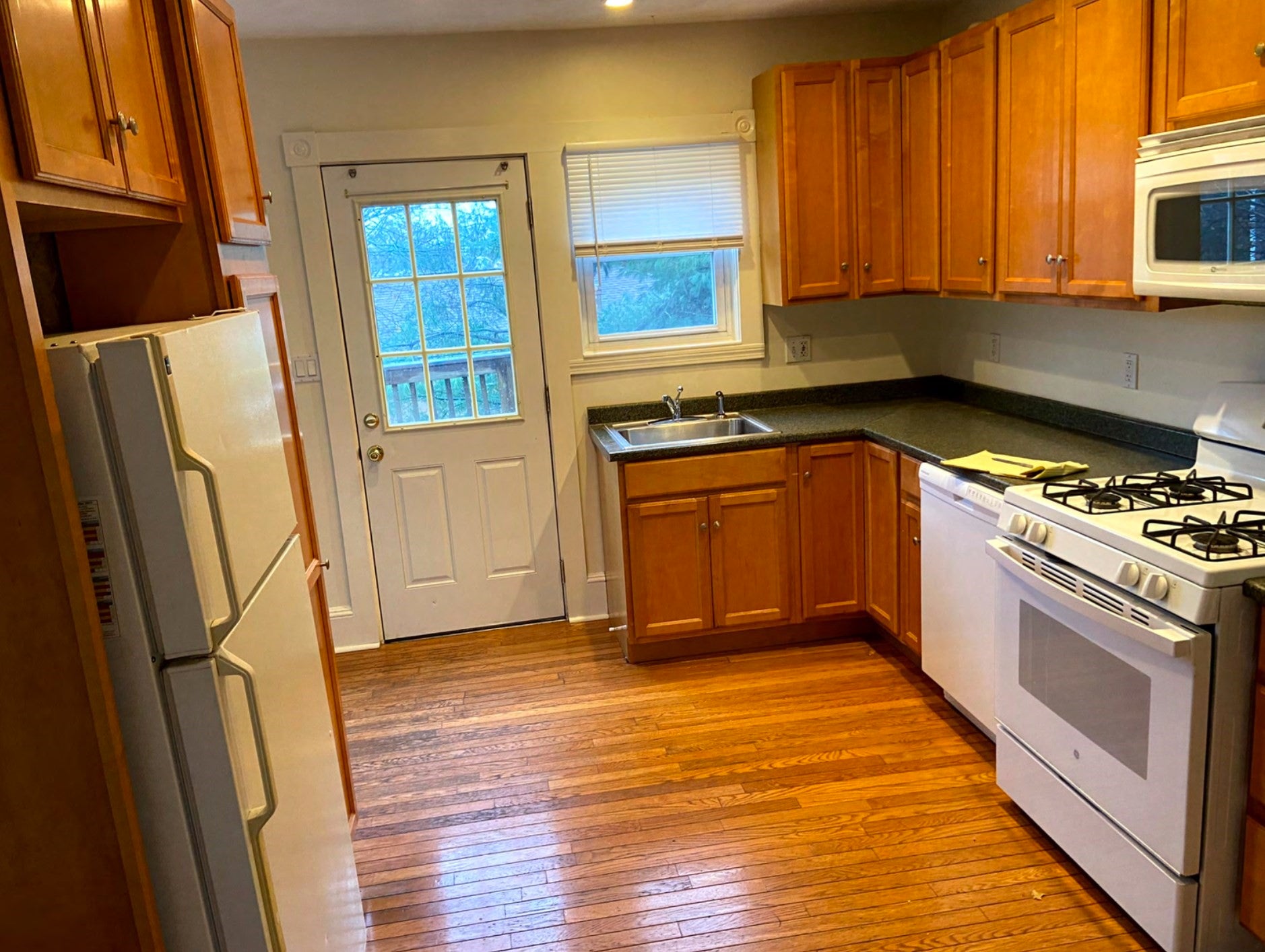 192 Pleasant St #2, Norwood, MA, 192 Pleasant St #2, Norwood, MA Photo #1