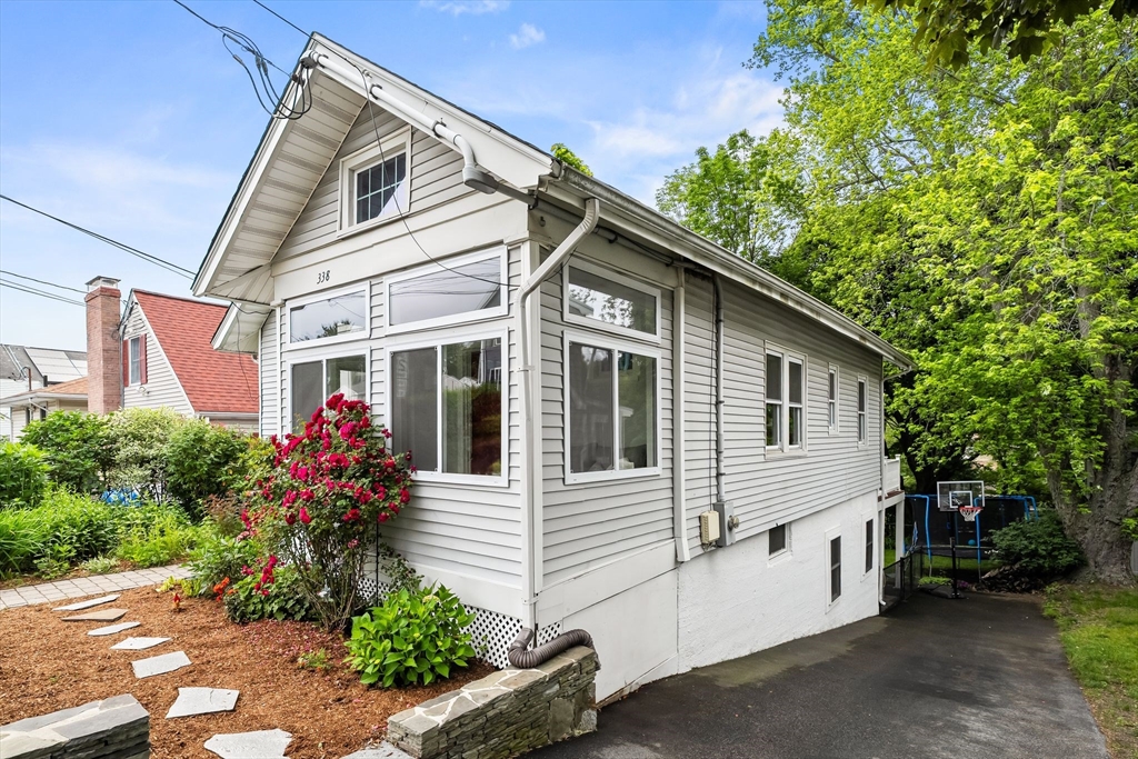 338 Forest St
