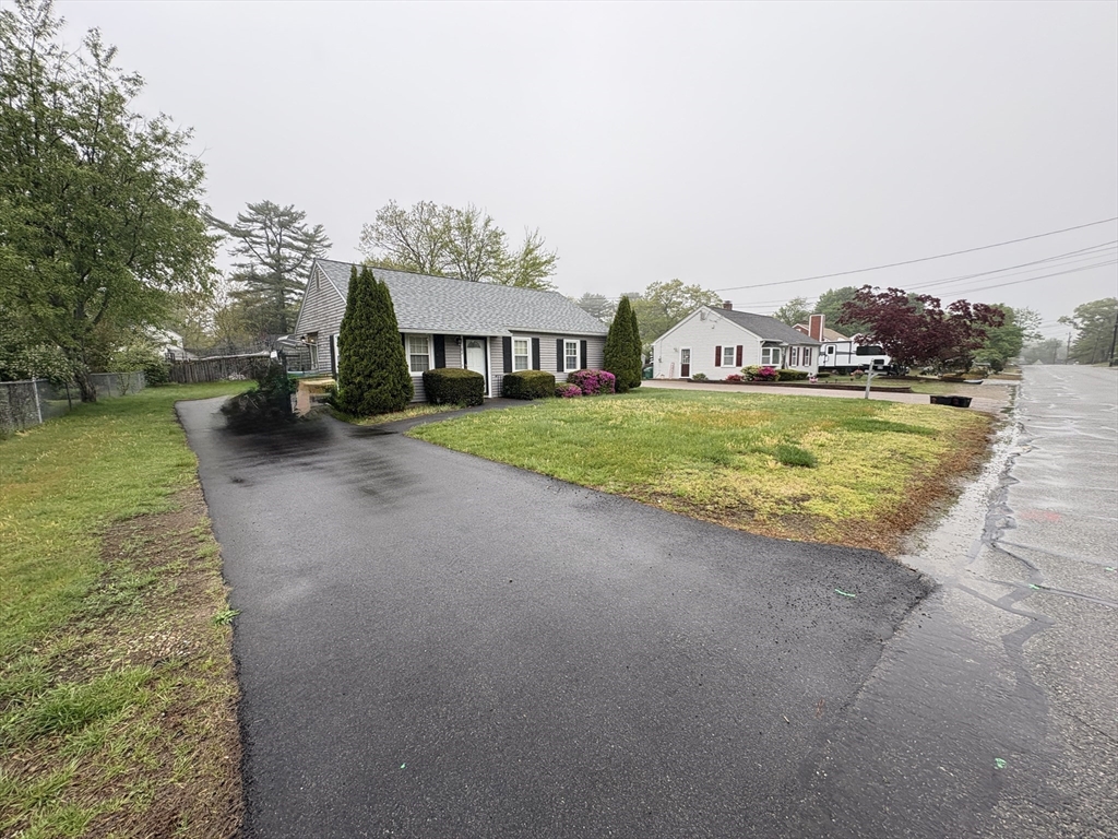 62 Ralph Mann Dr