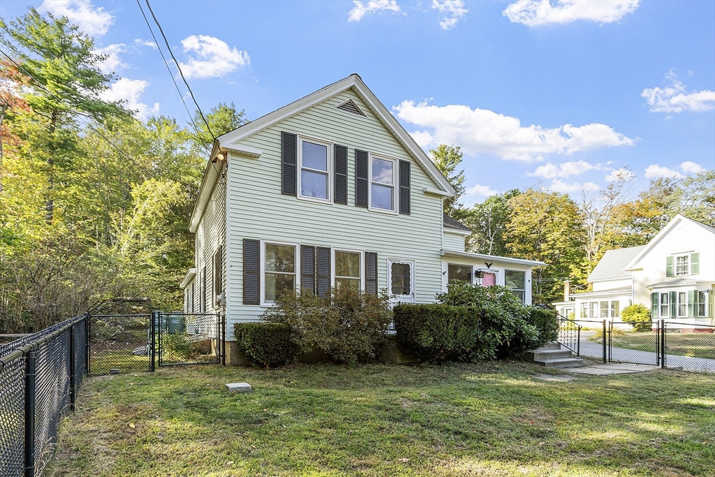 148 Center St