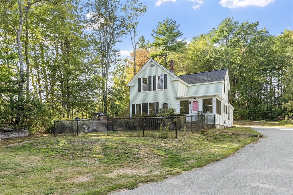 148 Center St