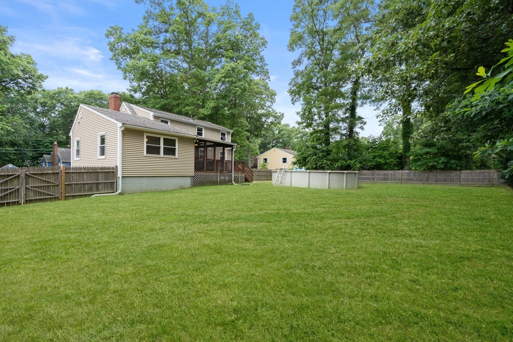 9 Laurel Ln