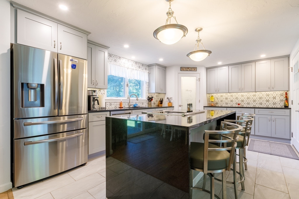 48 Fort Hill Rd