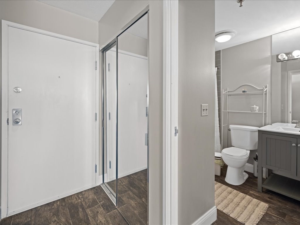 133 Commander Shea Blvd 609