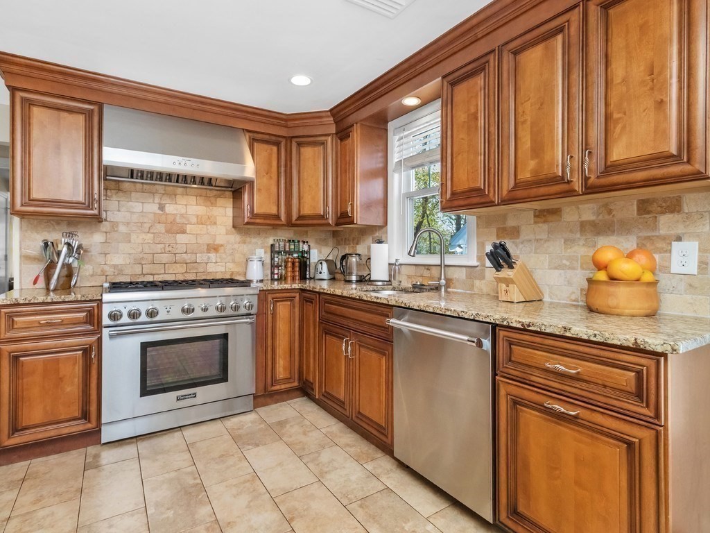 42 Virginia Road, Waltham, MA Photo #12