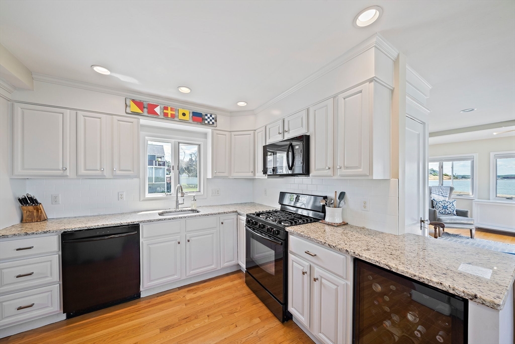 25 Fort Point Rd