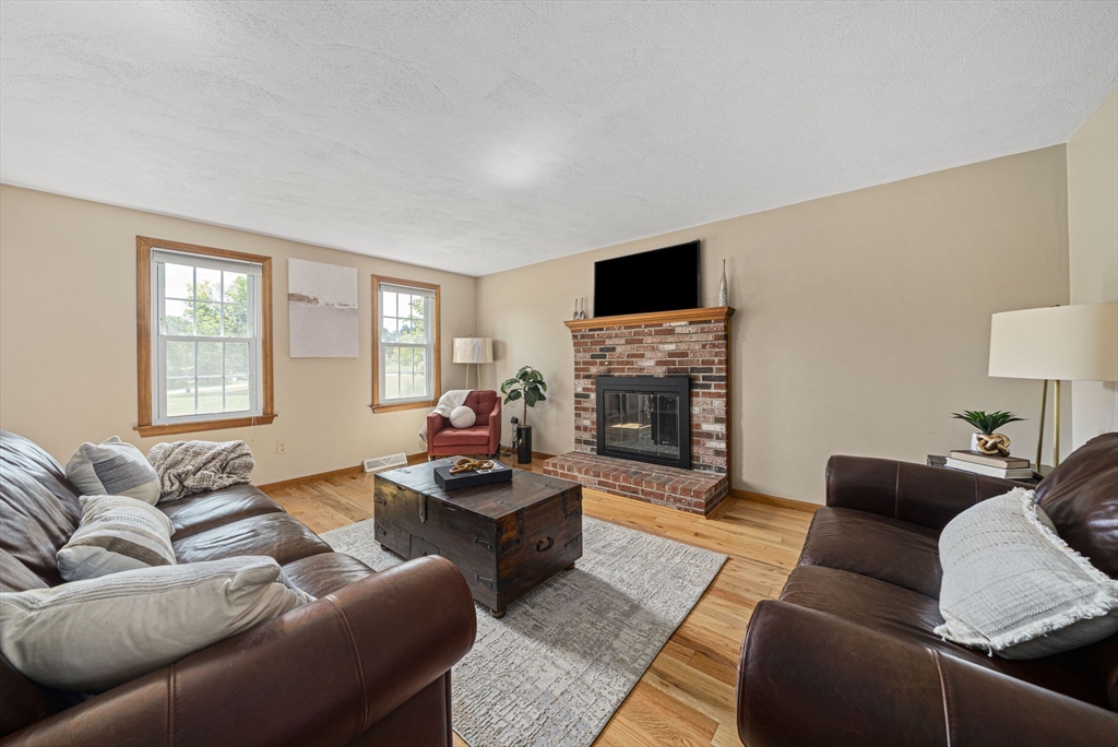 1 Fieldstone Dr