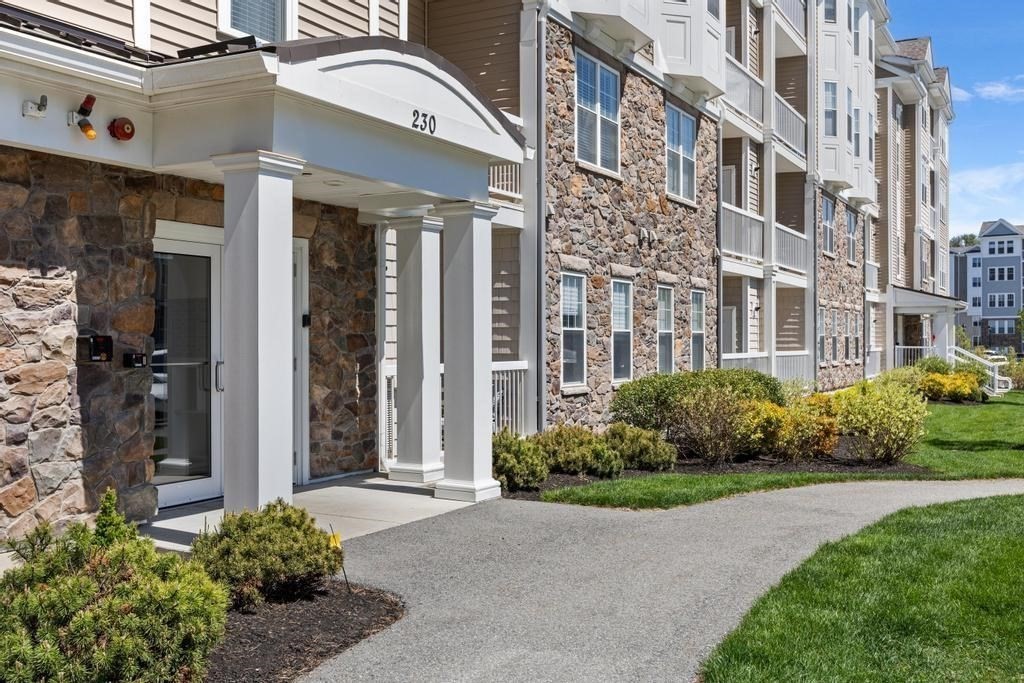 230 Martins Landing 310