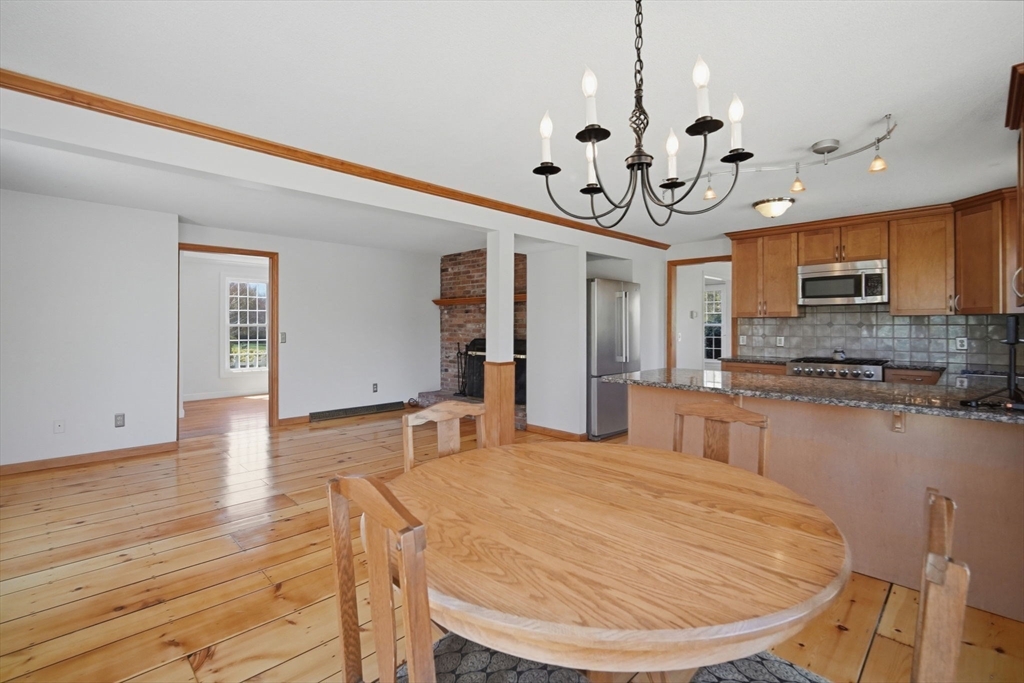 32 Rolling Meadow Ln