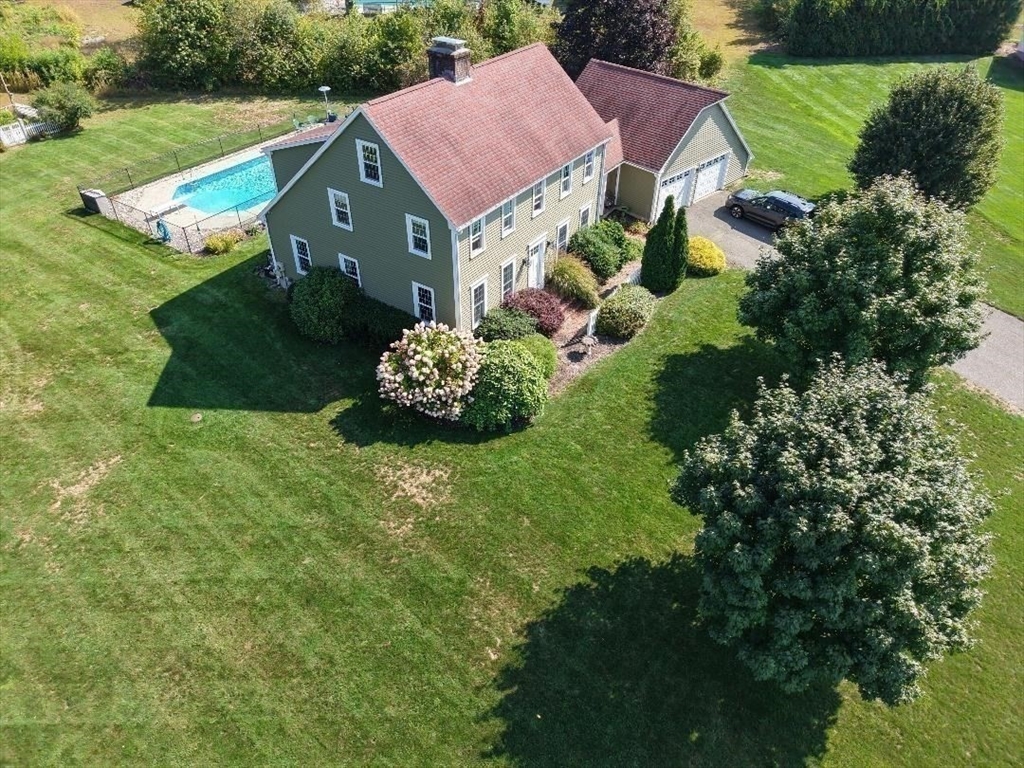 32 Rolling Meadow Ln