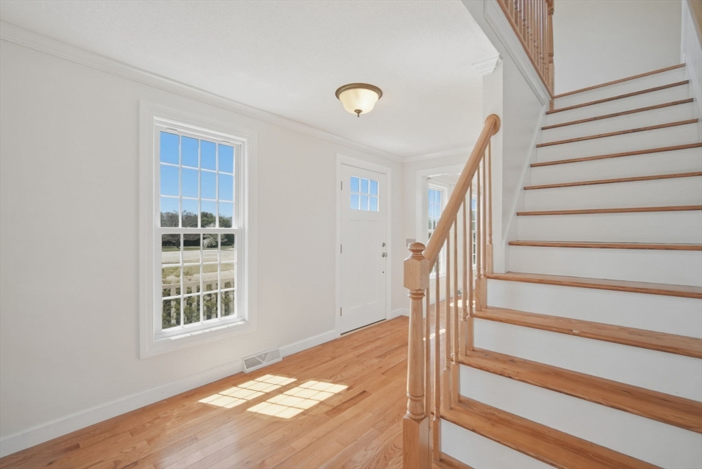 32 Rolling Meadow Ln