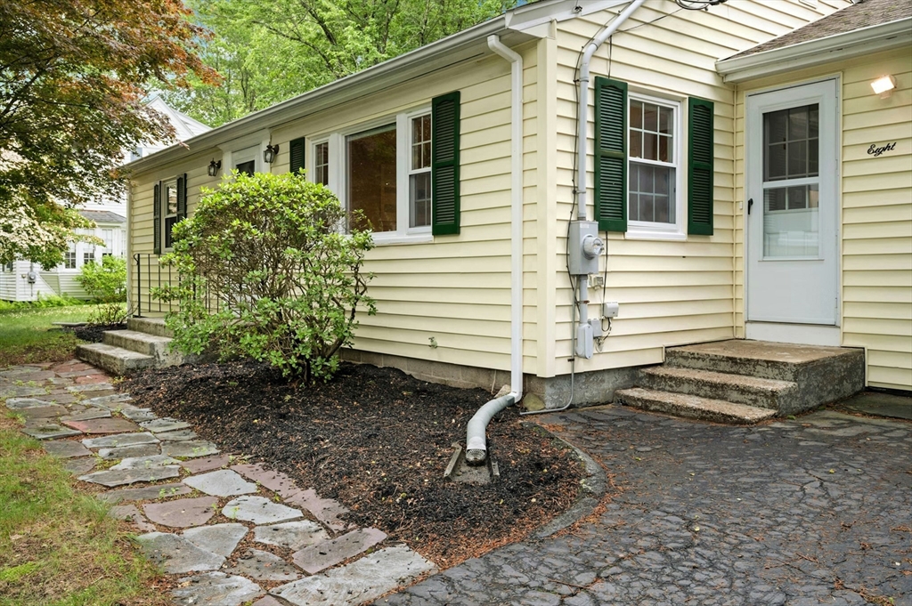 8 Oakwood St