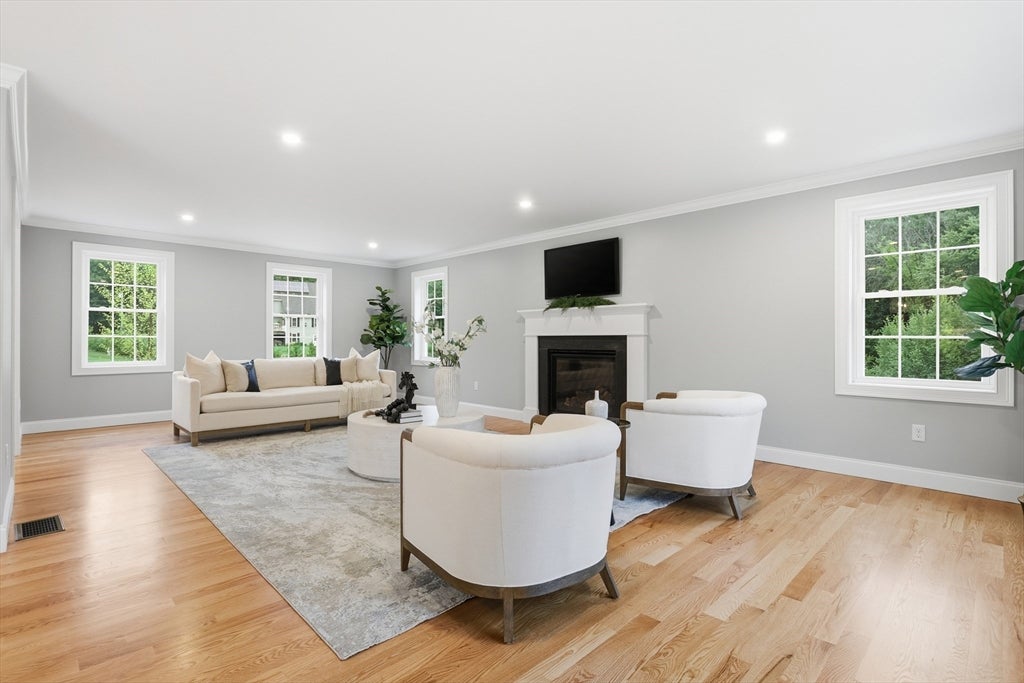 22 Townsend Road, Shirley, MA Photo #8