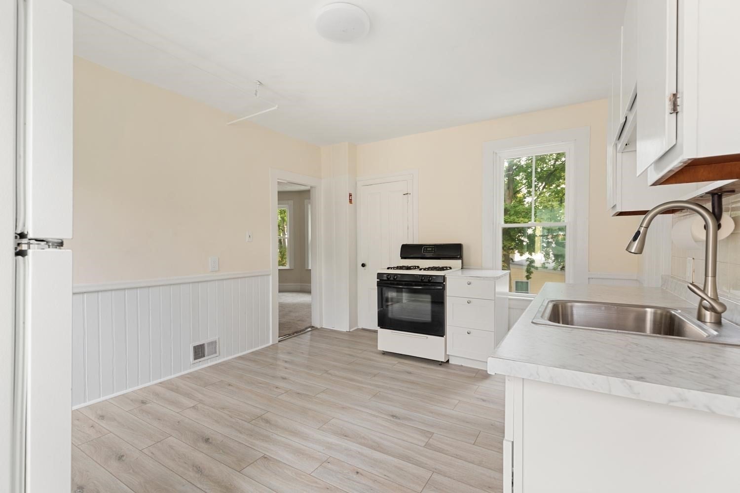 286 Albion St, Wakefield, MA Photo #11