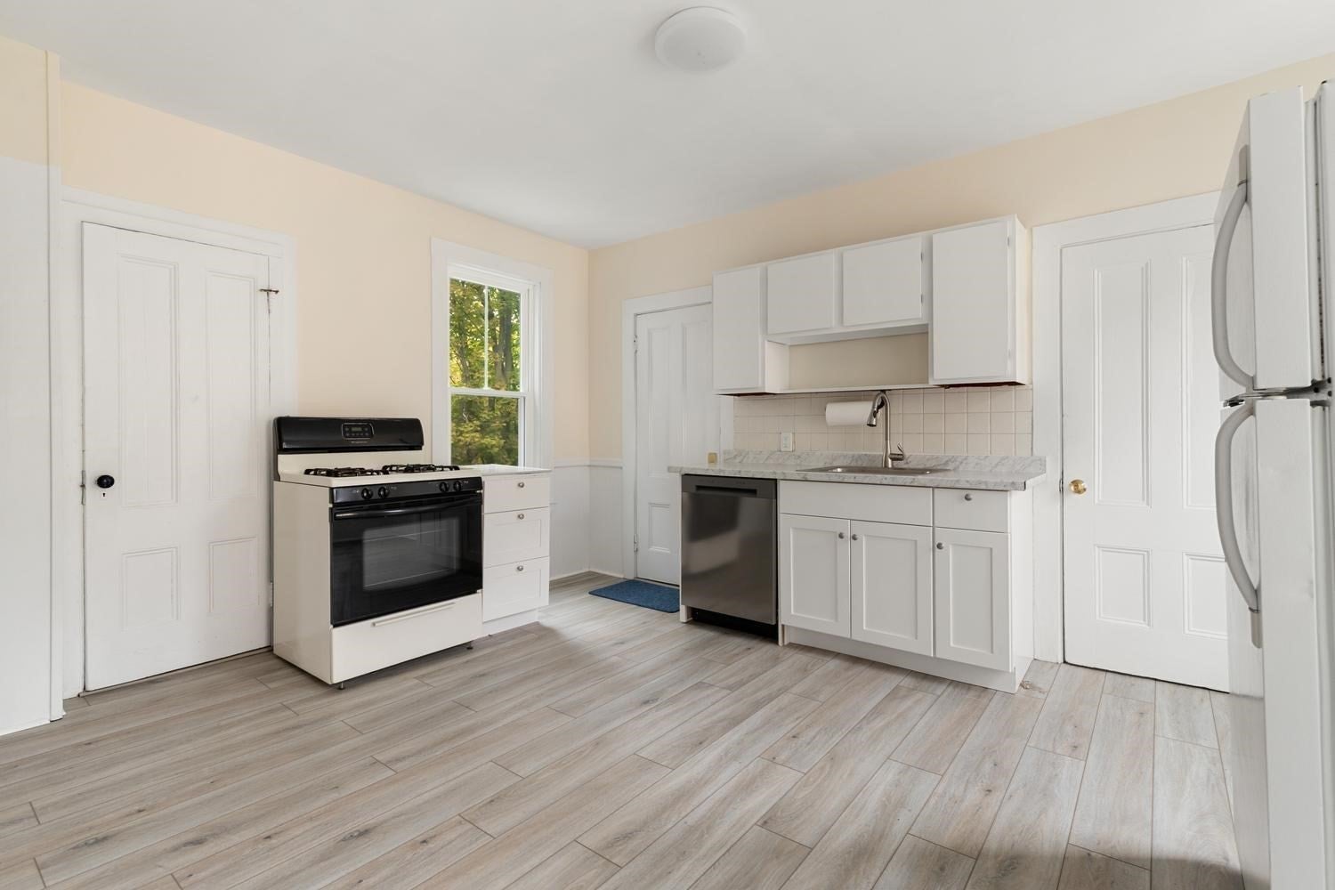 286 Albion St, Wakefield, MA Photo #9