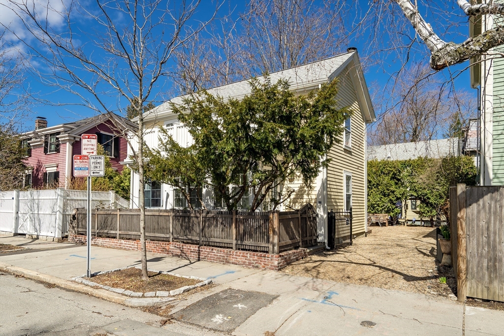 239 Mt Auburn Street