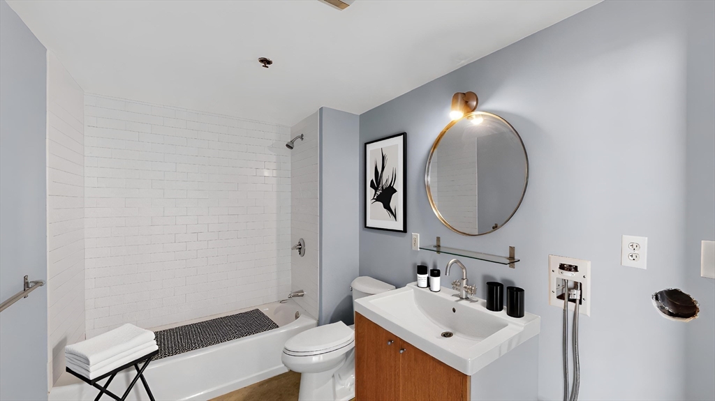 60 Dudley St 303