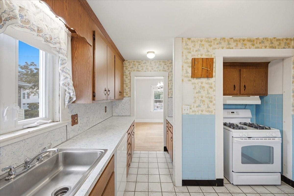 41 Eustis St, Quincy, MA, 41 Eustis St, Quincy, MA Photo #12