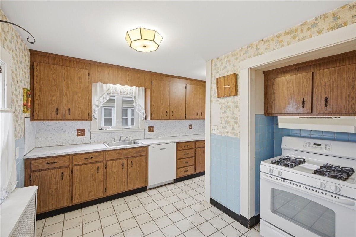 41 Eustis St, Quincy, MA, 41 Eustis St, Quincy, MA Photo #10