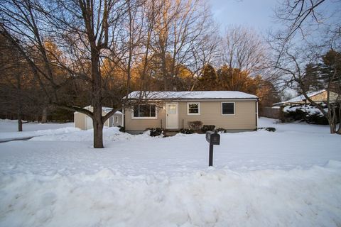 17 Jeanne Marie St Springfield MA 01129