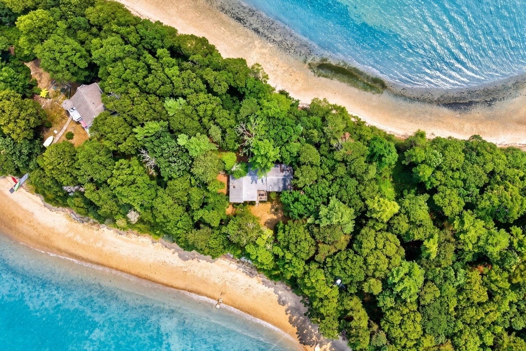 9 Bassetts Island