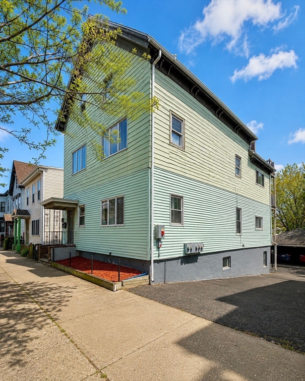 549 Bennington St