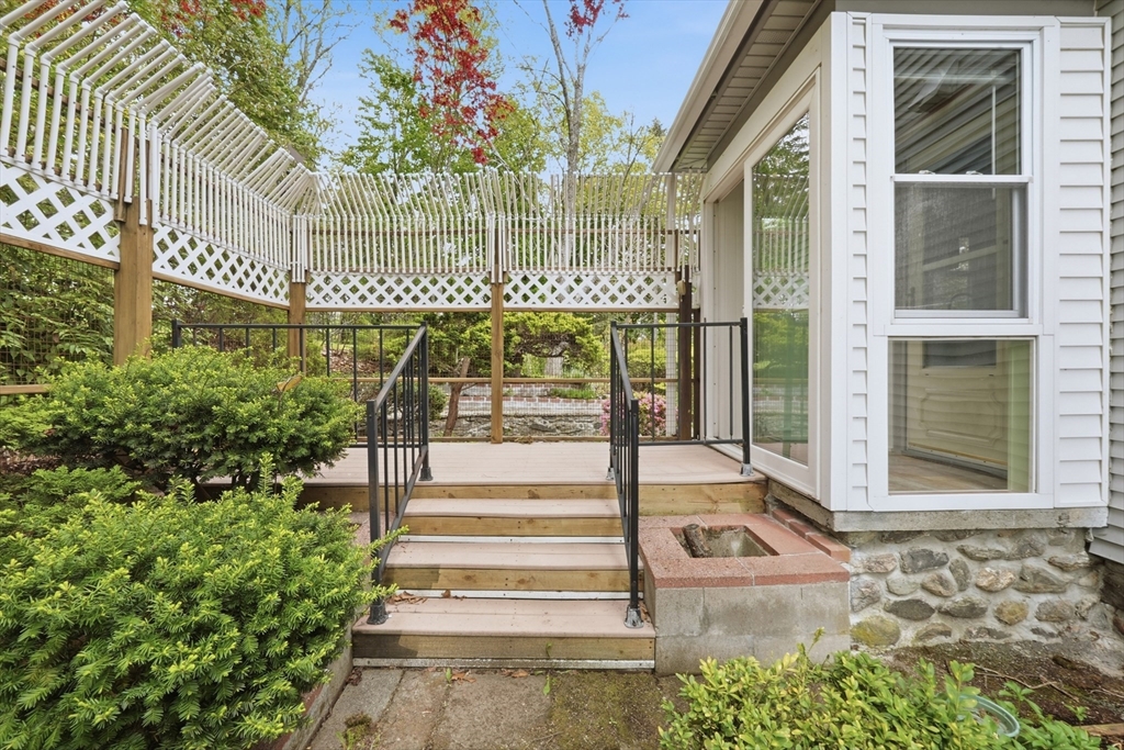 18 Maple St, Auburn, MA, 18 Maple St, Auburn, MA Photo #5