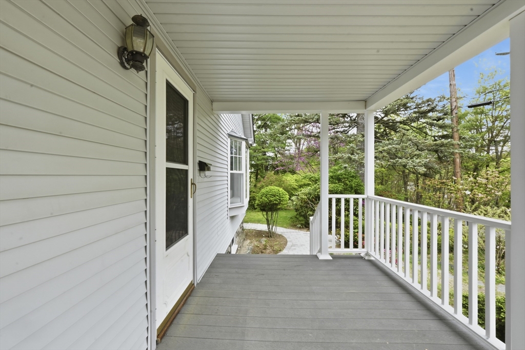 18 Maple St, Auburn, MA, 18 Maple St, Auburn, MA Photo #4