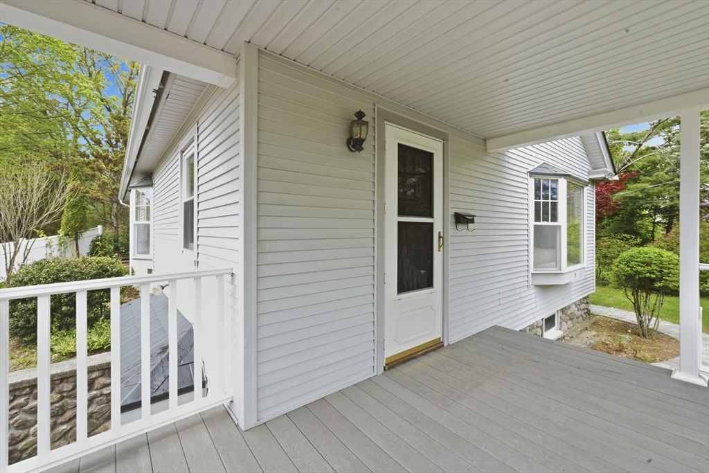 18 Maple St, Auburn, MA, 18 Maple St, Auburn, MA Photo #3