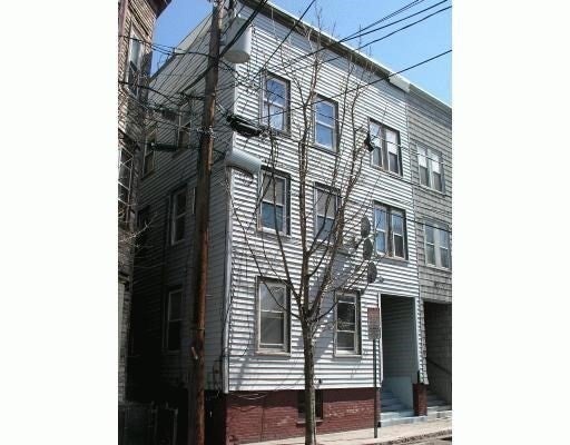 Photo of 17 George St, Somerville, MA