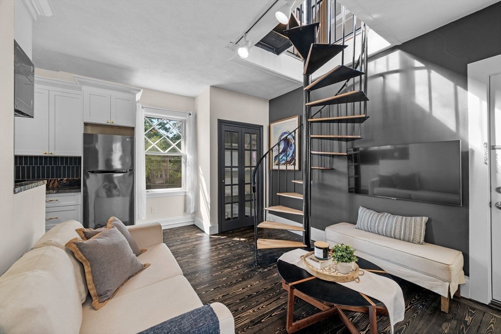 Photo of 28 Columbus Ave #4, Beverly, MA 01915 (MLS # 73555584)