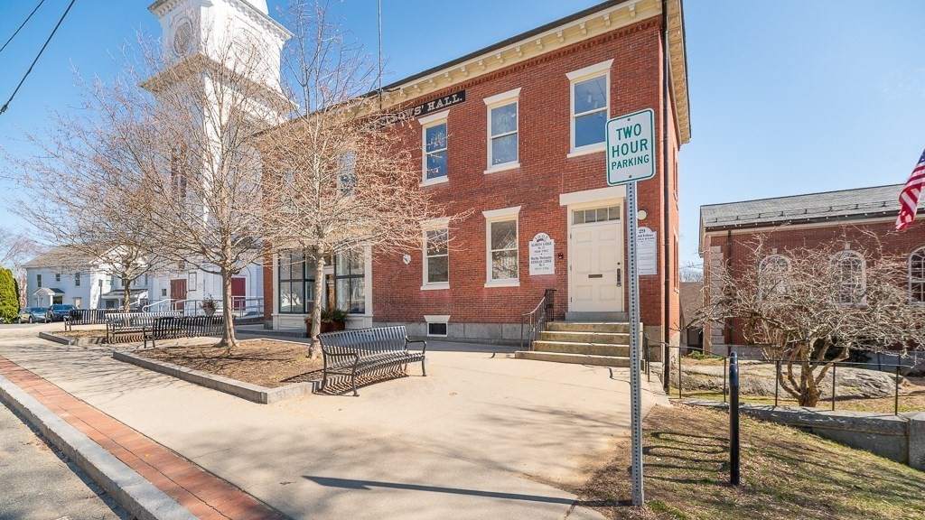 29 N Main St
