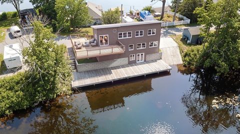 13 S Point Rd Webster MA 01570