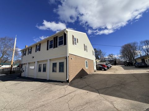 Photo of 9-R Short St, Worcester, MA 01604 (MLS # 73500109)