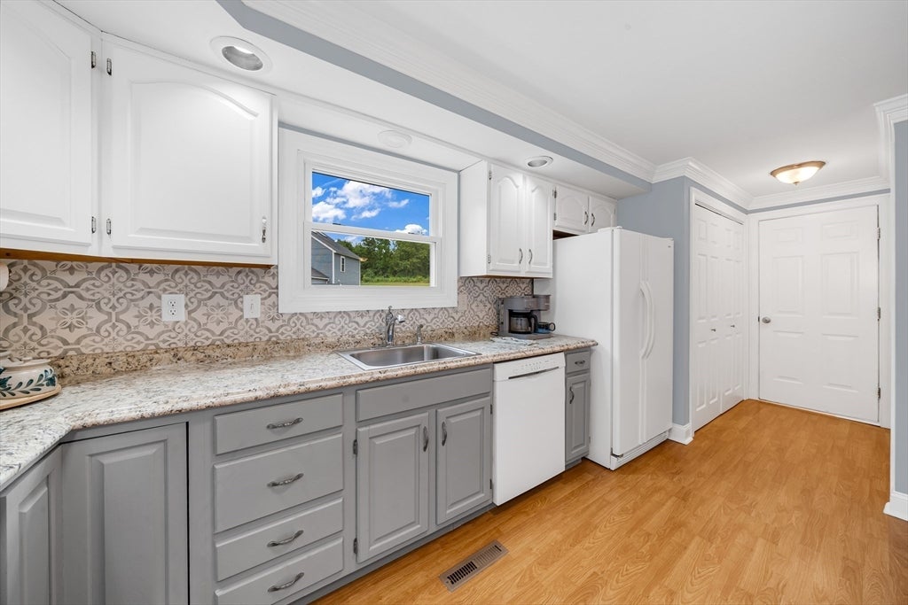 157 Whittier Meadows Dr #157, Amesbury, MA, 157 Whittier Meadows Dr #157, Amesbury, MA Photo #10