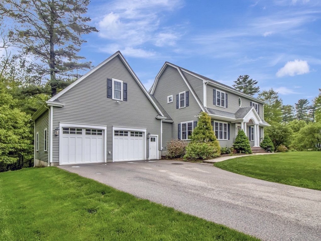 4 Buckskin Dr