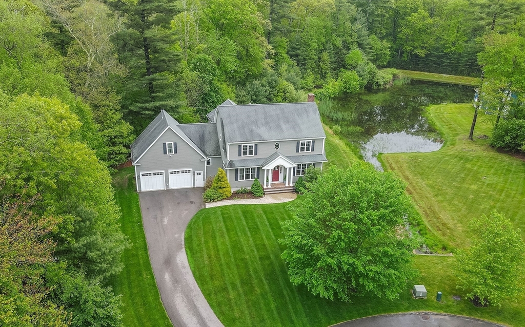 4 Buckskin Dr
