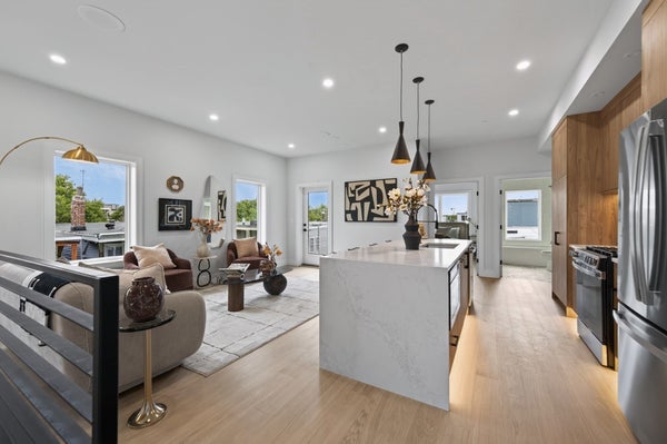 250 BREMEN ST # 8, EAST BOSTON, MA 02128 - Image a2bfccbfdfdf4bee248c0577a313962e/1634086516