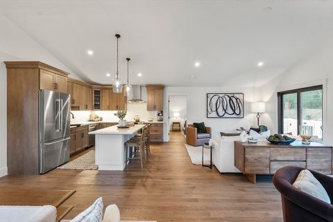 46 Sandwich Road 7 Plymouth MA 02360