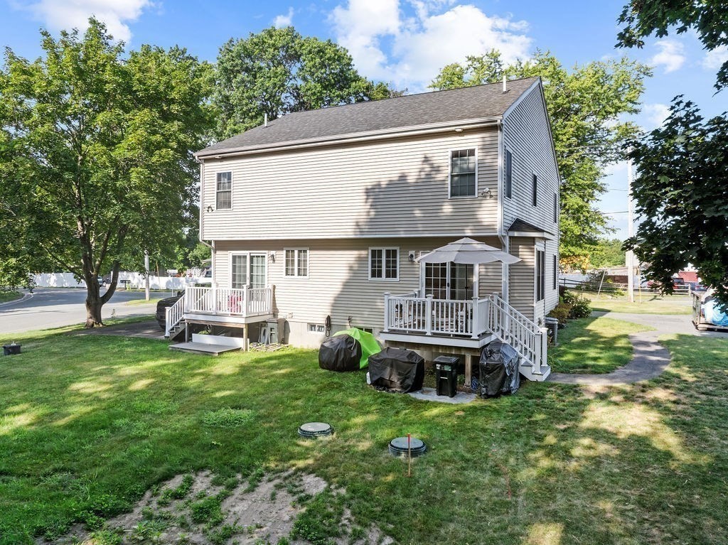 257 Pleasant St 1