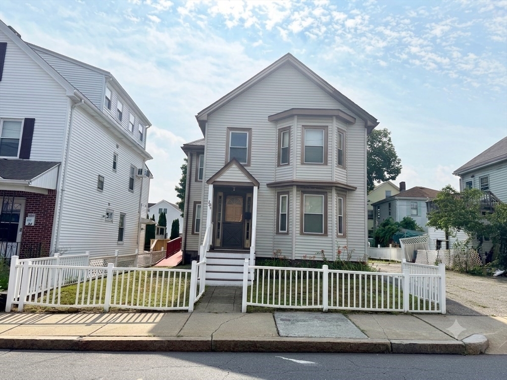 Photo of 268 Newton St, Waltham, MA