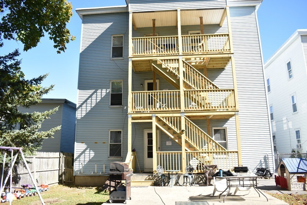 142 Madison St