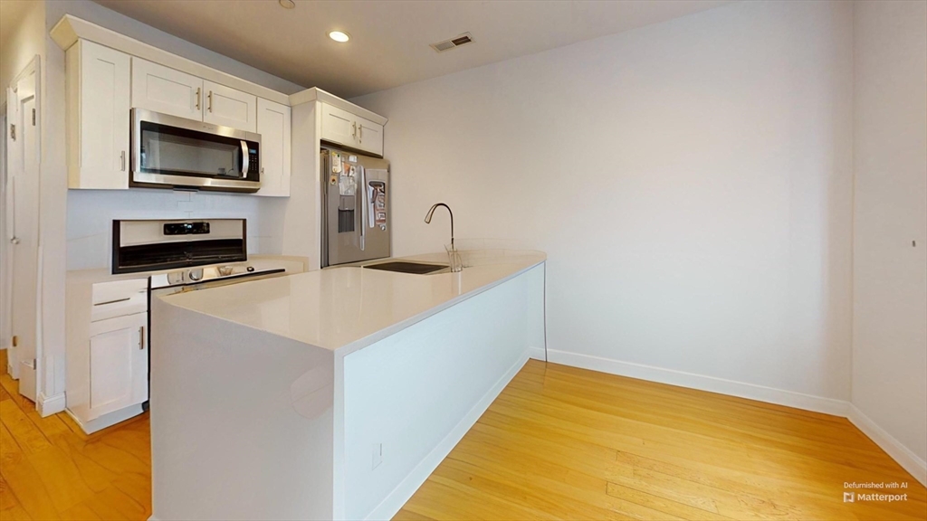 375 Dorchester St 2