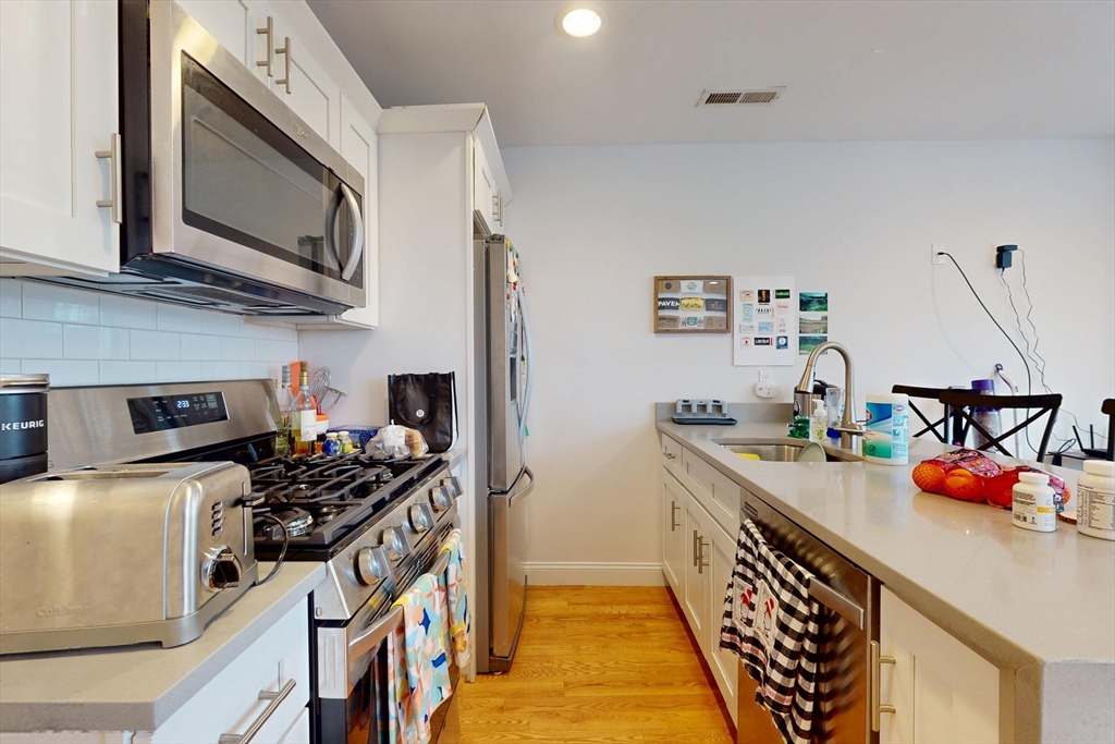 375 Dorchester St 2