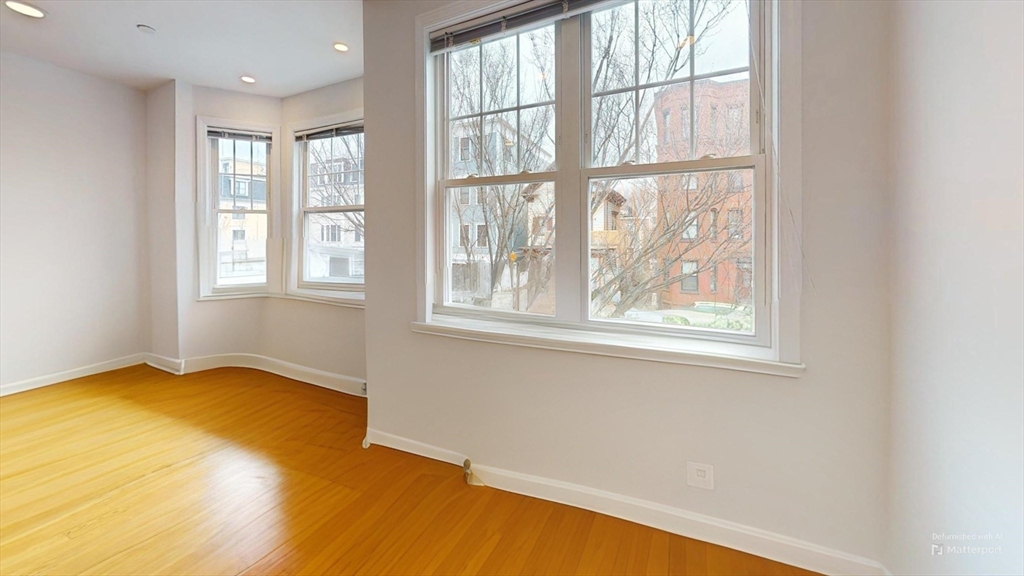 375 Dorchester St 2